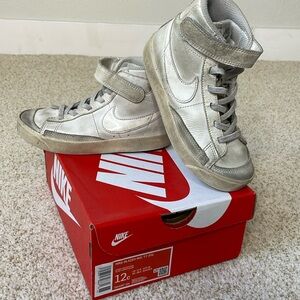 NIKE Blazers Mid ‘77 12C Summit white/clear